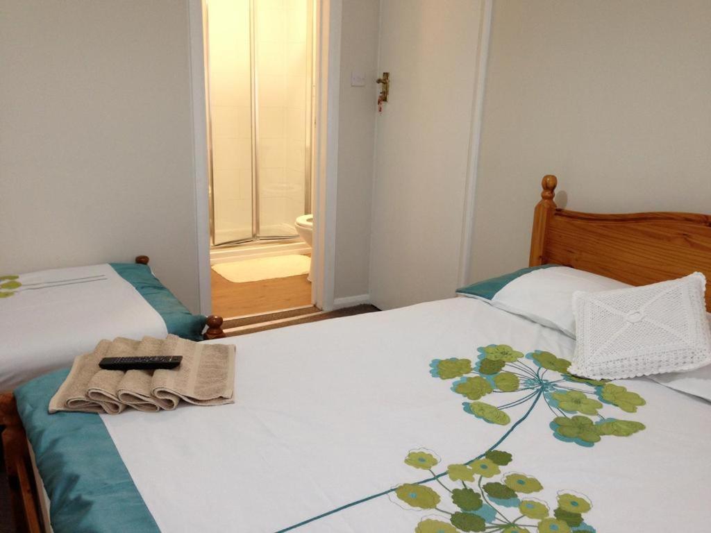 Apple House Guesthouse Heathrow Airport Hillingdon Quarto foto